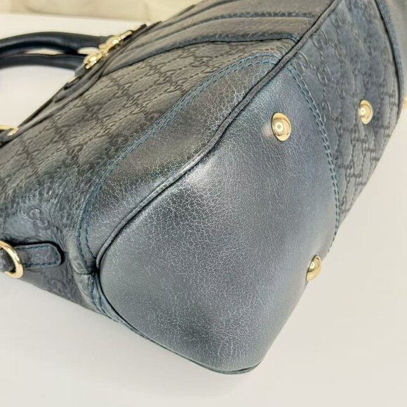 Gucci GG Logo Printed Black Leather Shoulder Bag with Classic Design - Picture 6 of 10